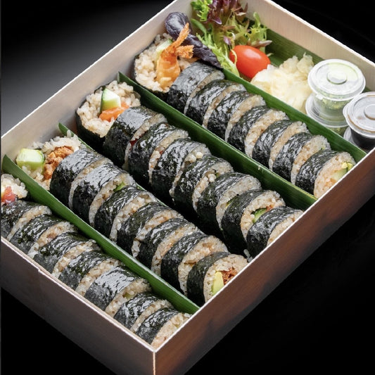 Roll Platter, 32 pieces, in a wooden box
